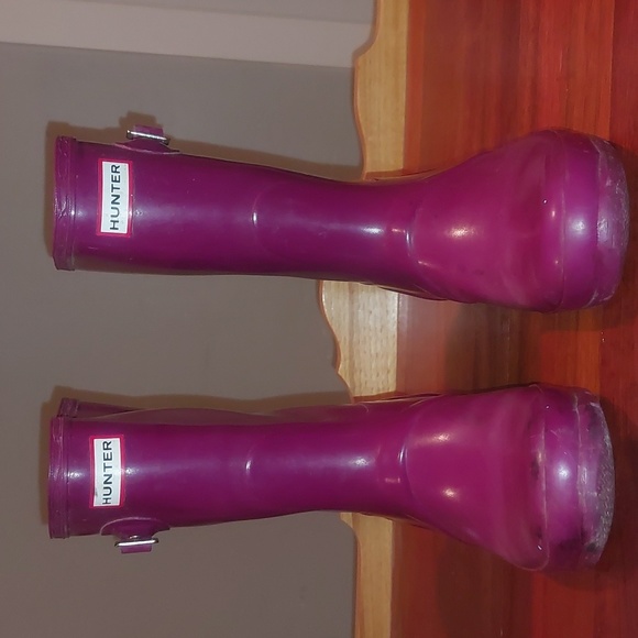 𝑯𝒖𝒏𝒕𝒆𝒓 𝒓𝒂𝒊𝒏 𝒃𝒐𝒐𝒕𝒔. - Picture 2 of 7